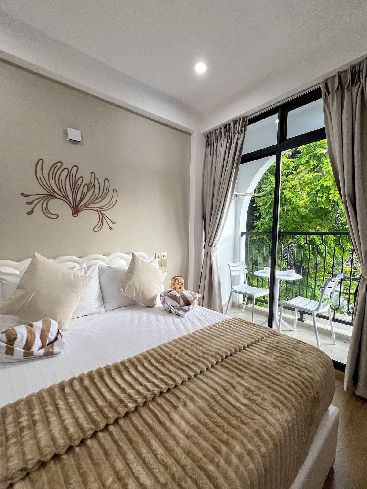 Lily bedroom — soft tones, modern island design 2